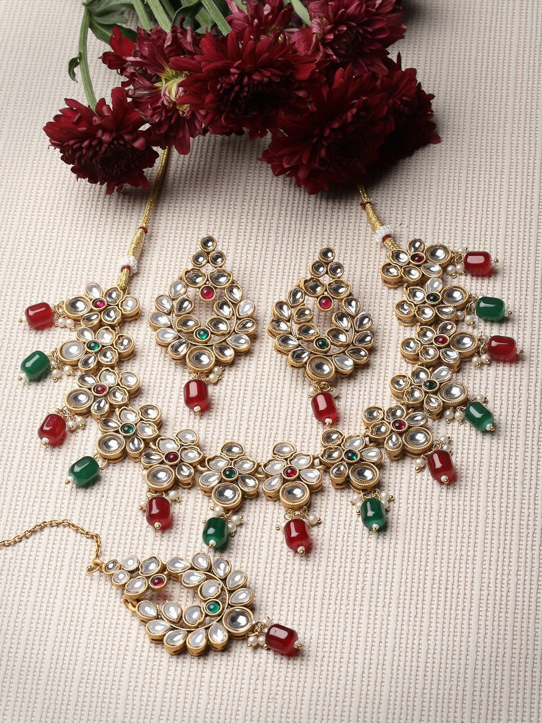 

ADIVA Gold-Plated Kundan Studded & Pearls Beaded Jewellery Set