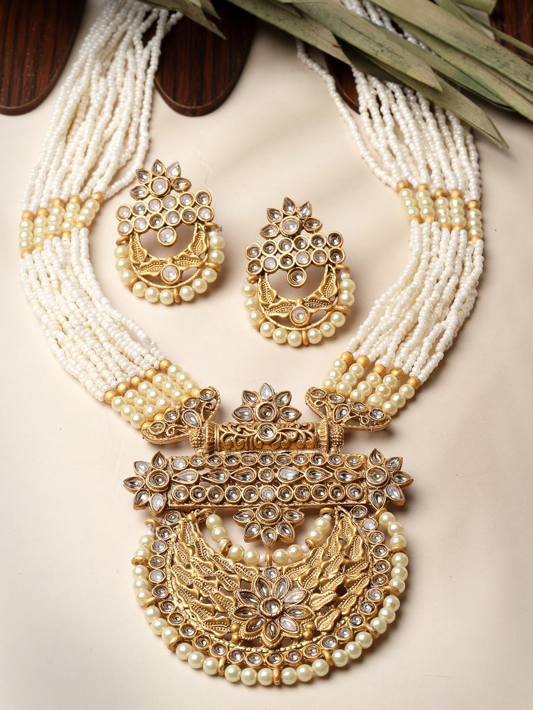 

ADIVA Gold-Plated Stones and Beads Jewellery Set