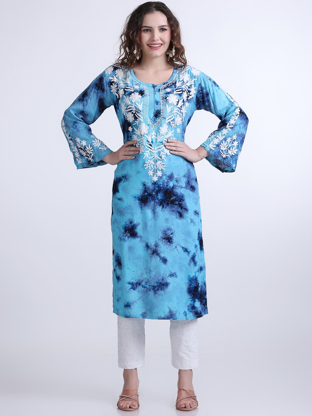 

FAWOMENT Dyed Bell Sleeves Patchwork Shadow Work A-Line Kurta, Blue