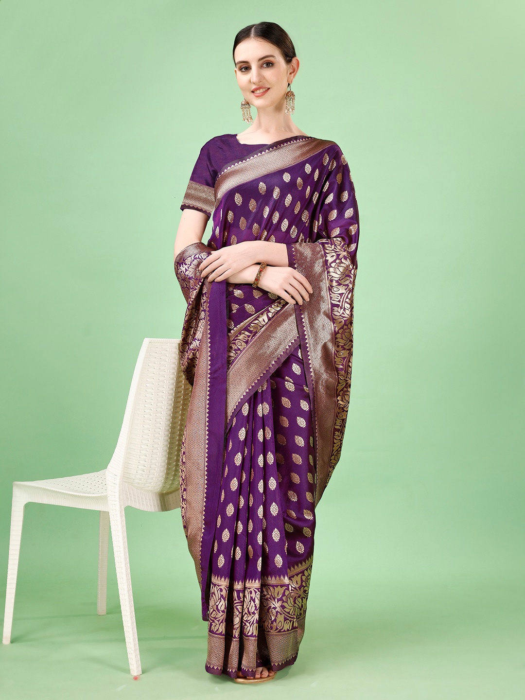 

Leelavati Ethnic Motifs Woven Design Zari Pure Silk Kanjeevaram Saree, Purple