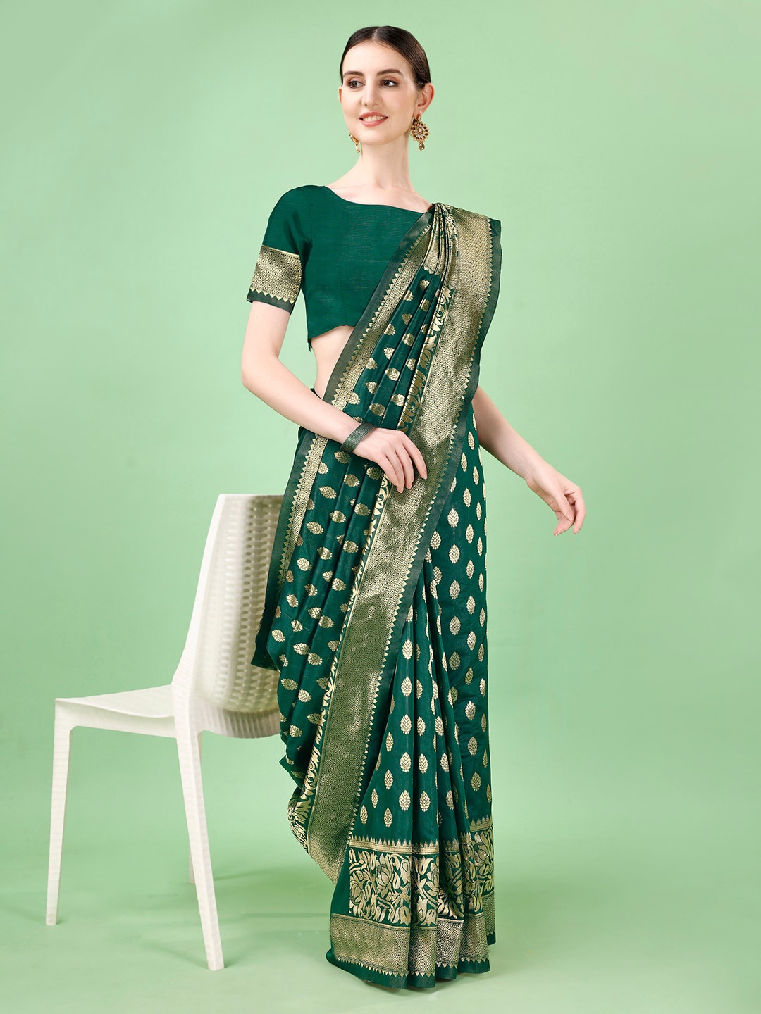 

Leelavati Ethnic Motifs Woven Design Zari Pure Silk Kanjeevaram Saree, Green