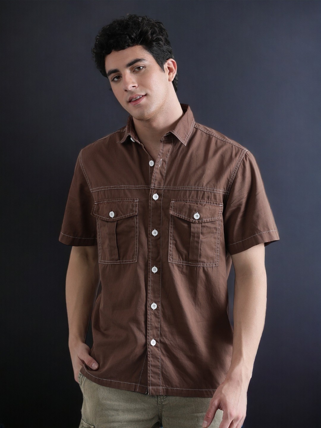

Bene Kleed Men pure cotton spread collar casual shirt with contrast stitch, Brown