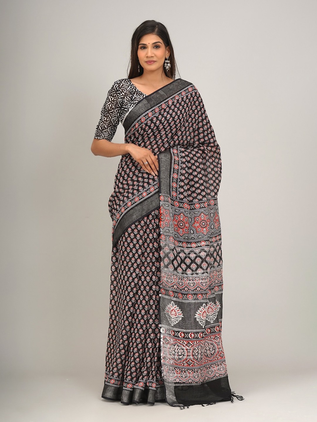 

clothonus Geometric Printed Zari Block Print Saree, Blue