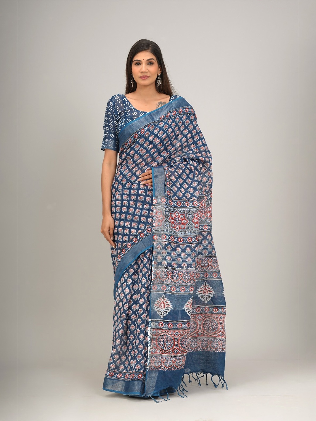 

clothonus Ethnic Motifs Printed Zari Block Print Saree, Blue