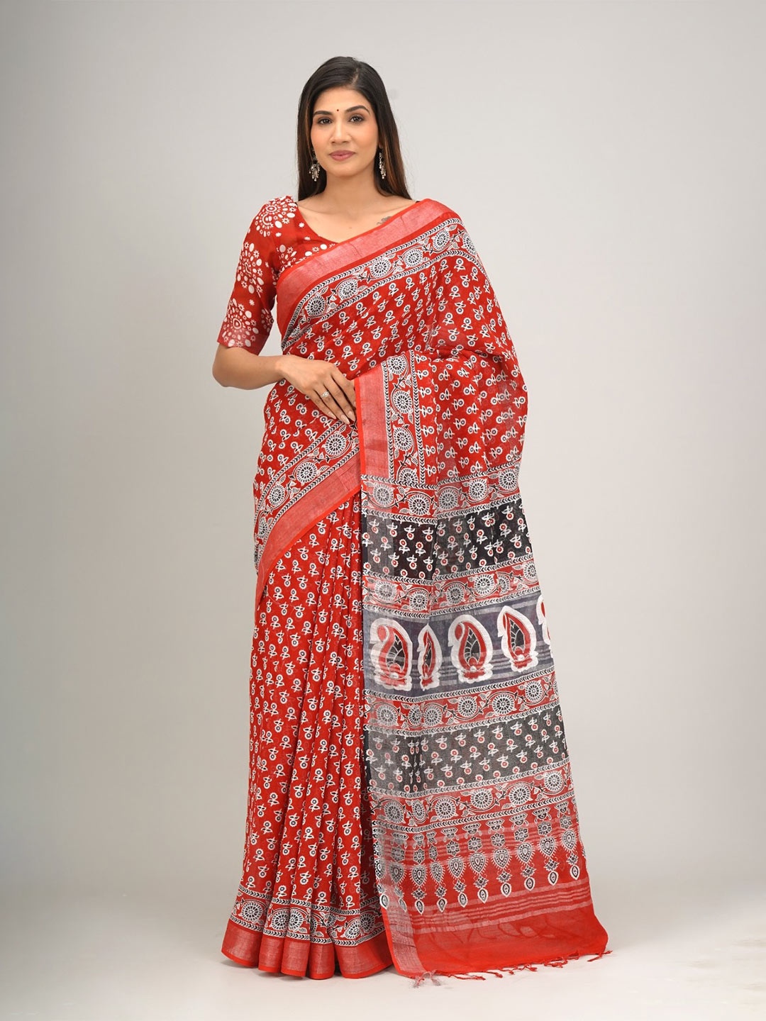 

clothonus Ethnic Motifs Printed Zari Block Print Saree, Red