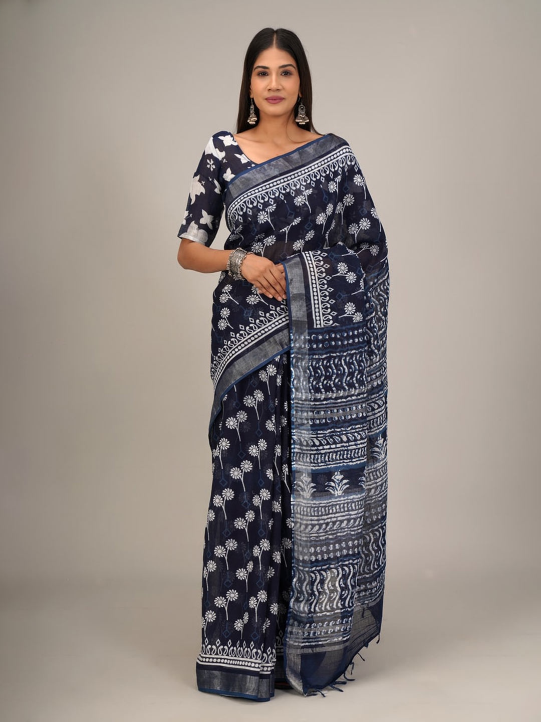 

clothonus Ethnic Motifs Printed Zari Block Print Saree, Blue