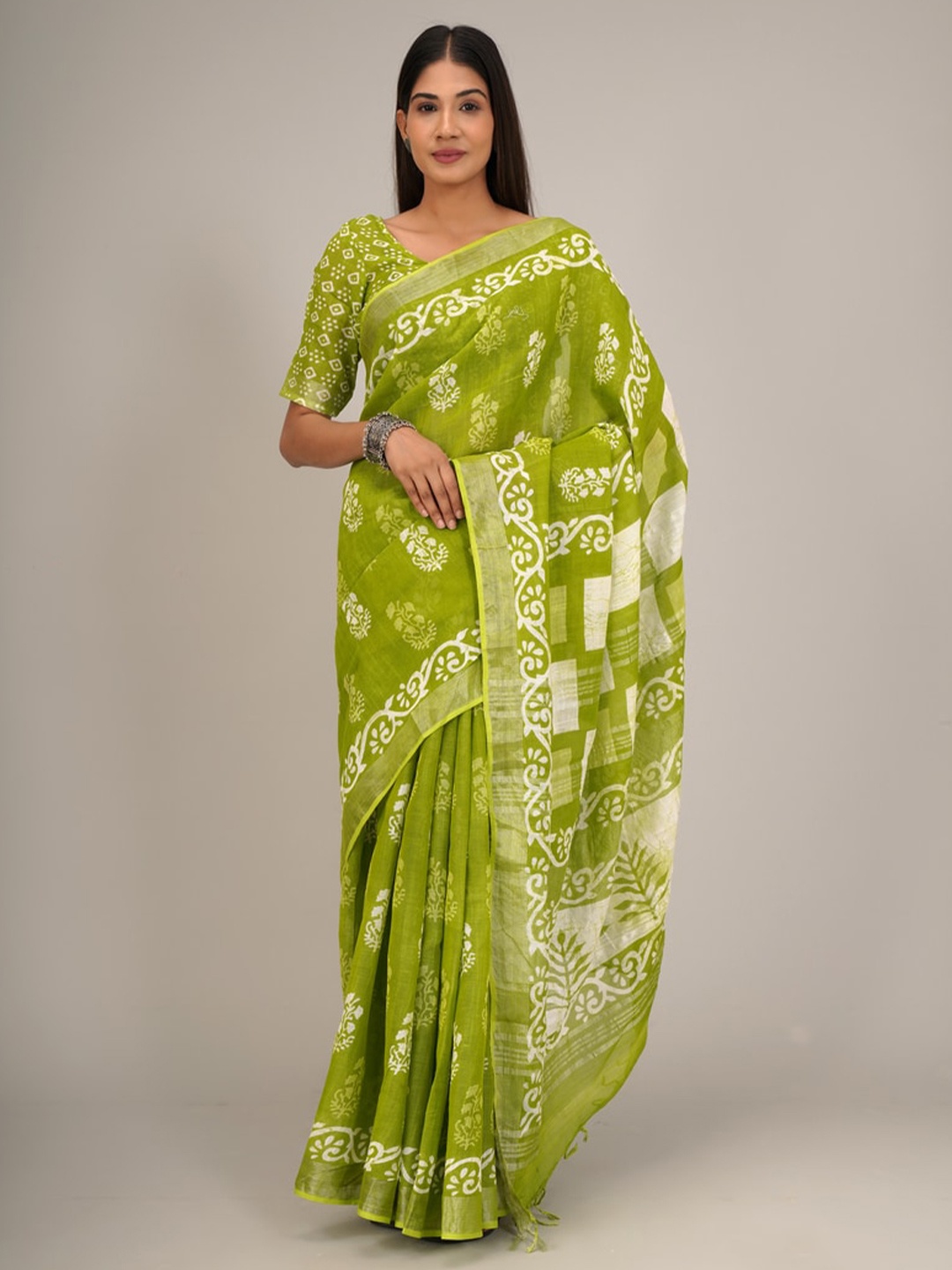 

KIAARON Ethnic Motifs Zari Block Printed Saree, Green