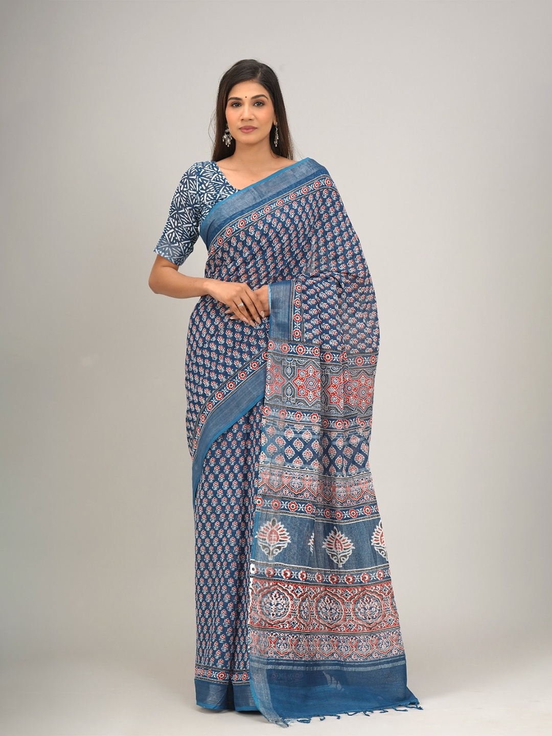 

KIAARON Ethnic Motifs Zari Block Print Saree, Blue