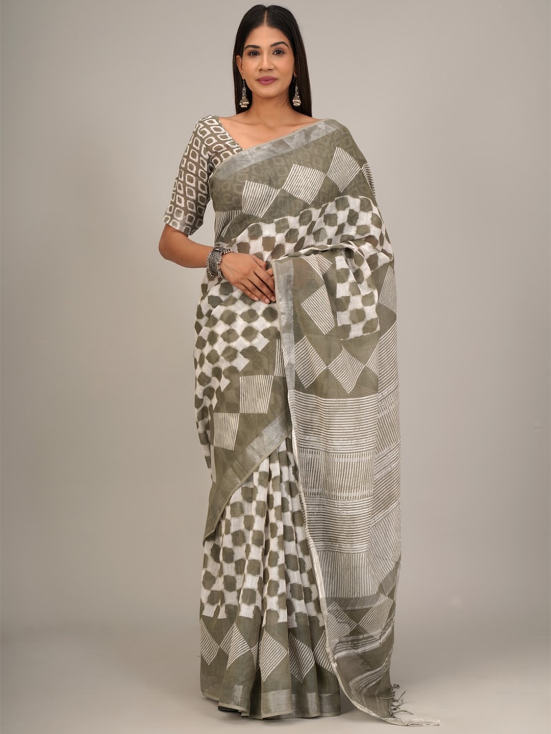 

KIAARON Geometric Printed Zari Handloom Cotton Saree, Grey