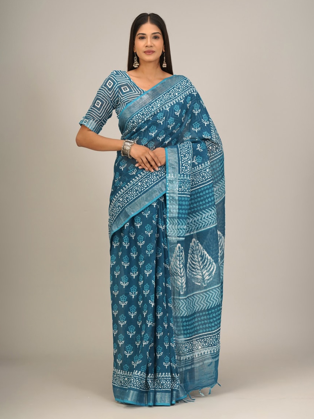

KIAARON Floral Zari Block Printed Saree, Blue