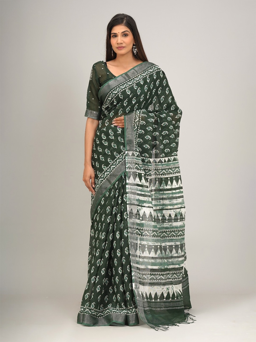 

KIAARON Geometric Printed Zari Cotton Ikat Saree, Green