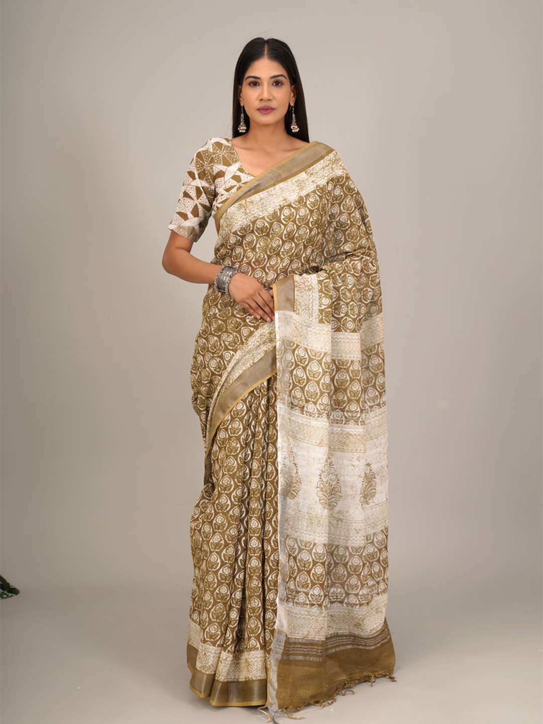 

KIAARON Floral Zari Block Printed Saree, Grey