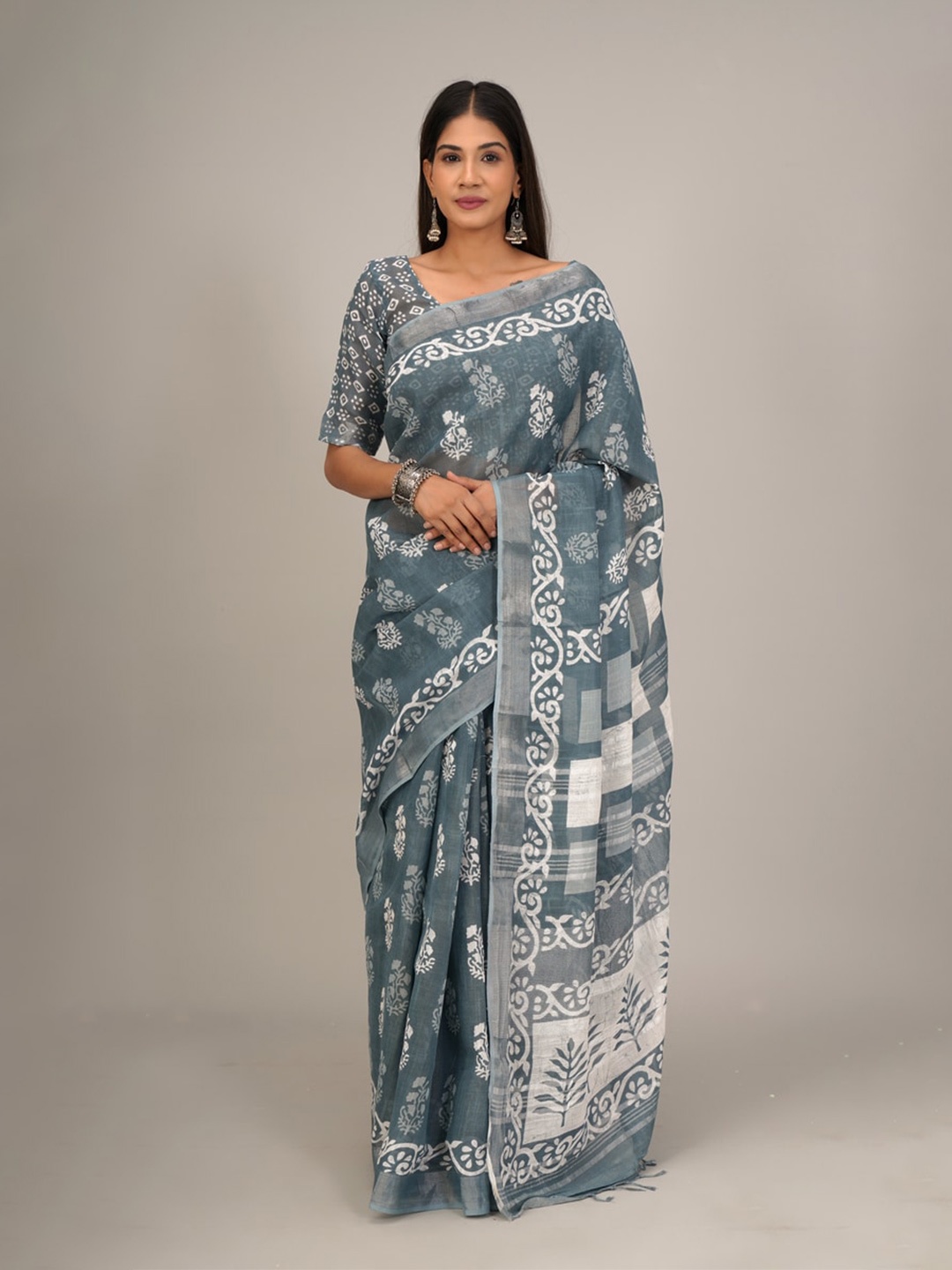 

KIAARON Floral Zari Block Print Saree with Blouse Piece, Grey