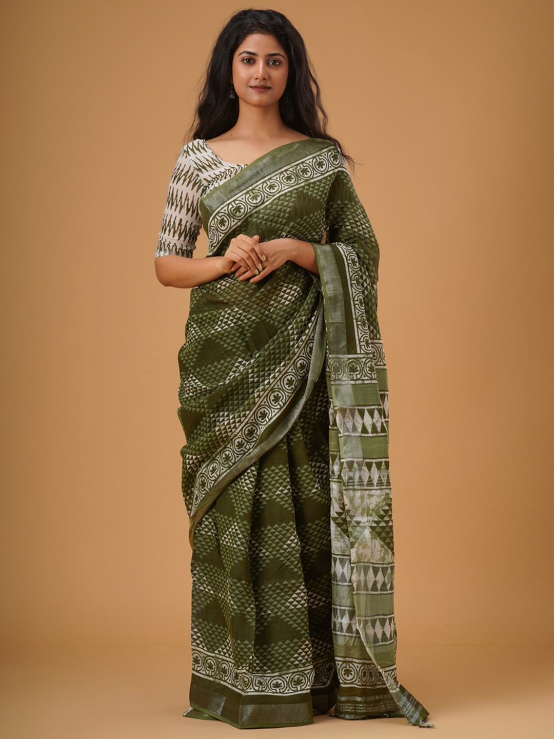 

JALTHER Ethnic Motifs Zari Block Print Saree, Green