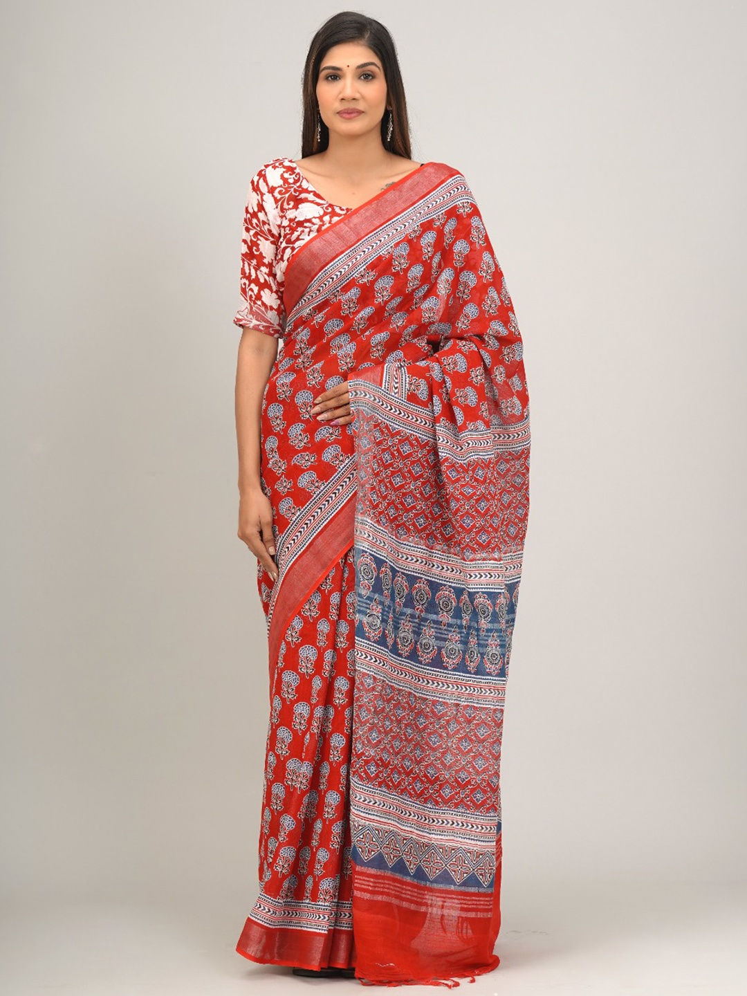 

JALTHER Ethnic Motifs Zari Block Print Saree, Red