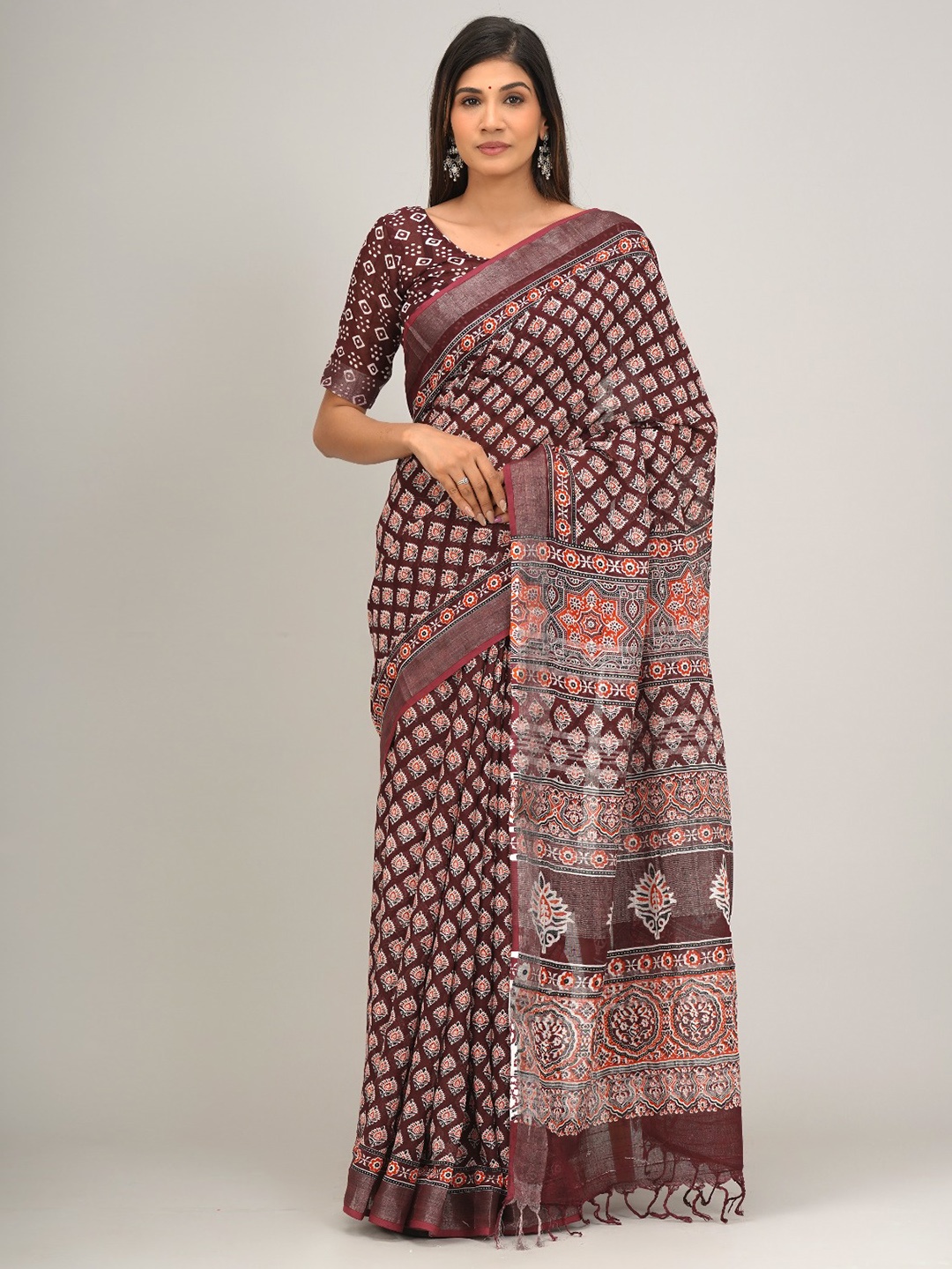 

JALTHER Floral Block Print Saree, Black