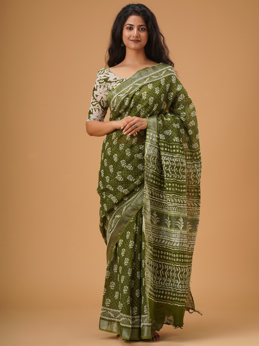 

JALTHER Ethnic Motifs Zari Block Print Saree, Green