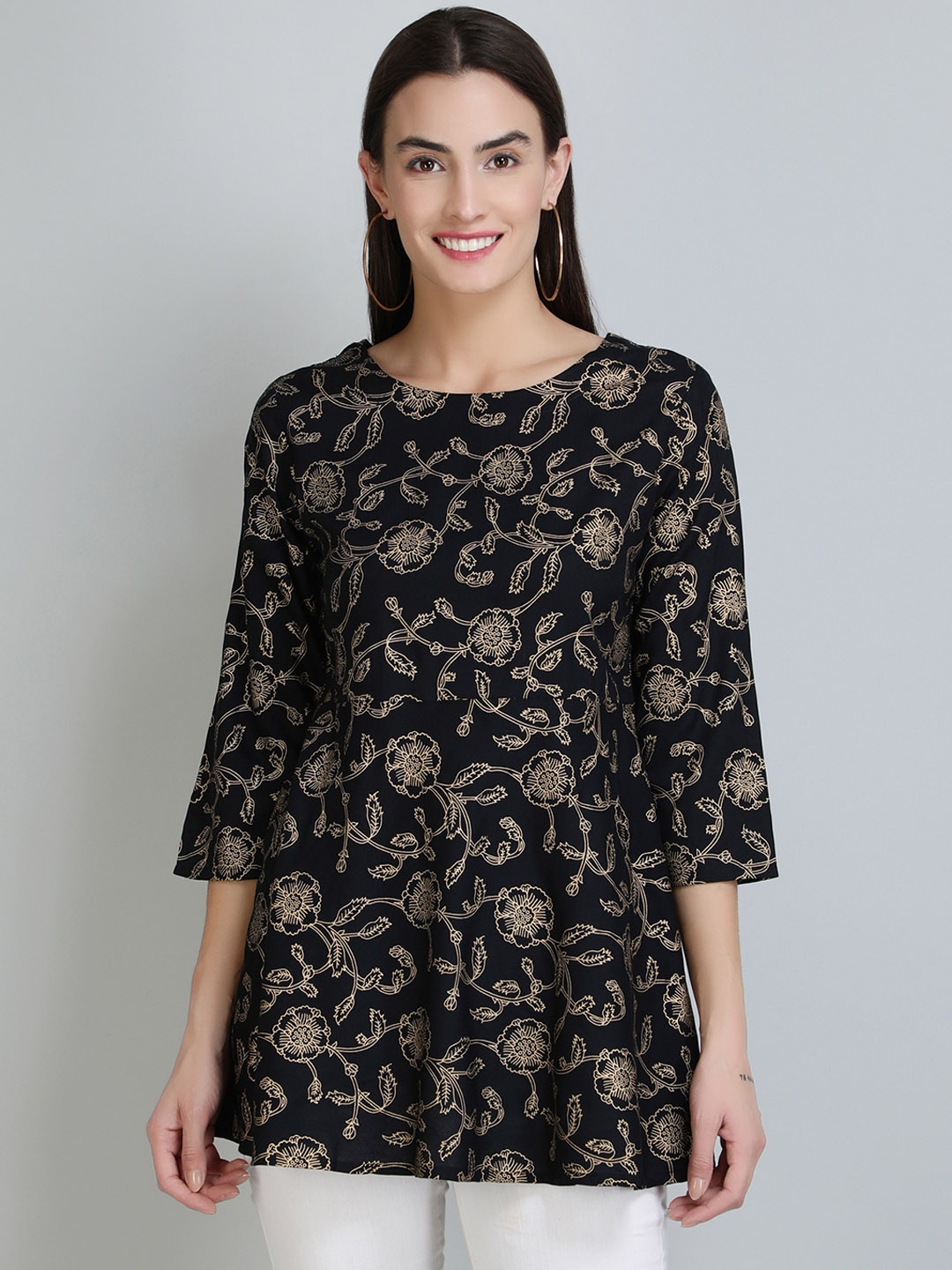 

MALANDRO Floral Printed Longline A-Line Top, Black