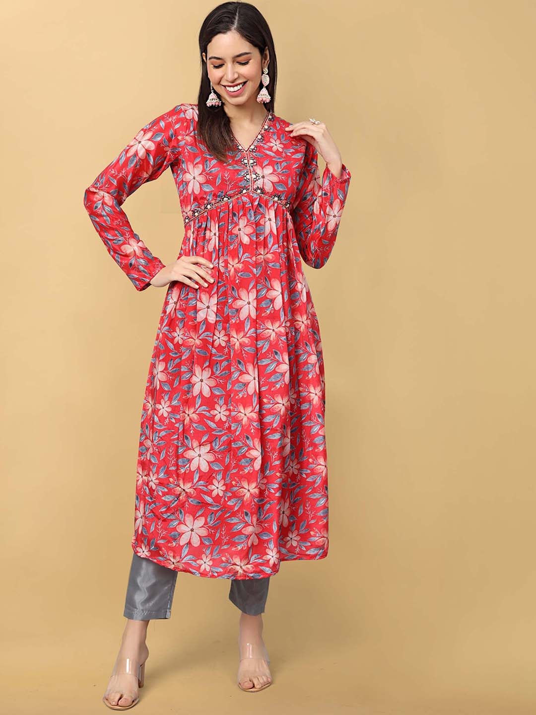 

Punrwa Floral Yoke Design V-Neck Empire Mirror Work Kurta with Trousers, Red