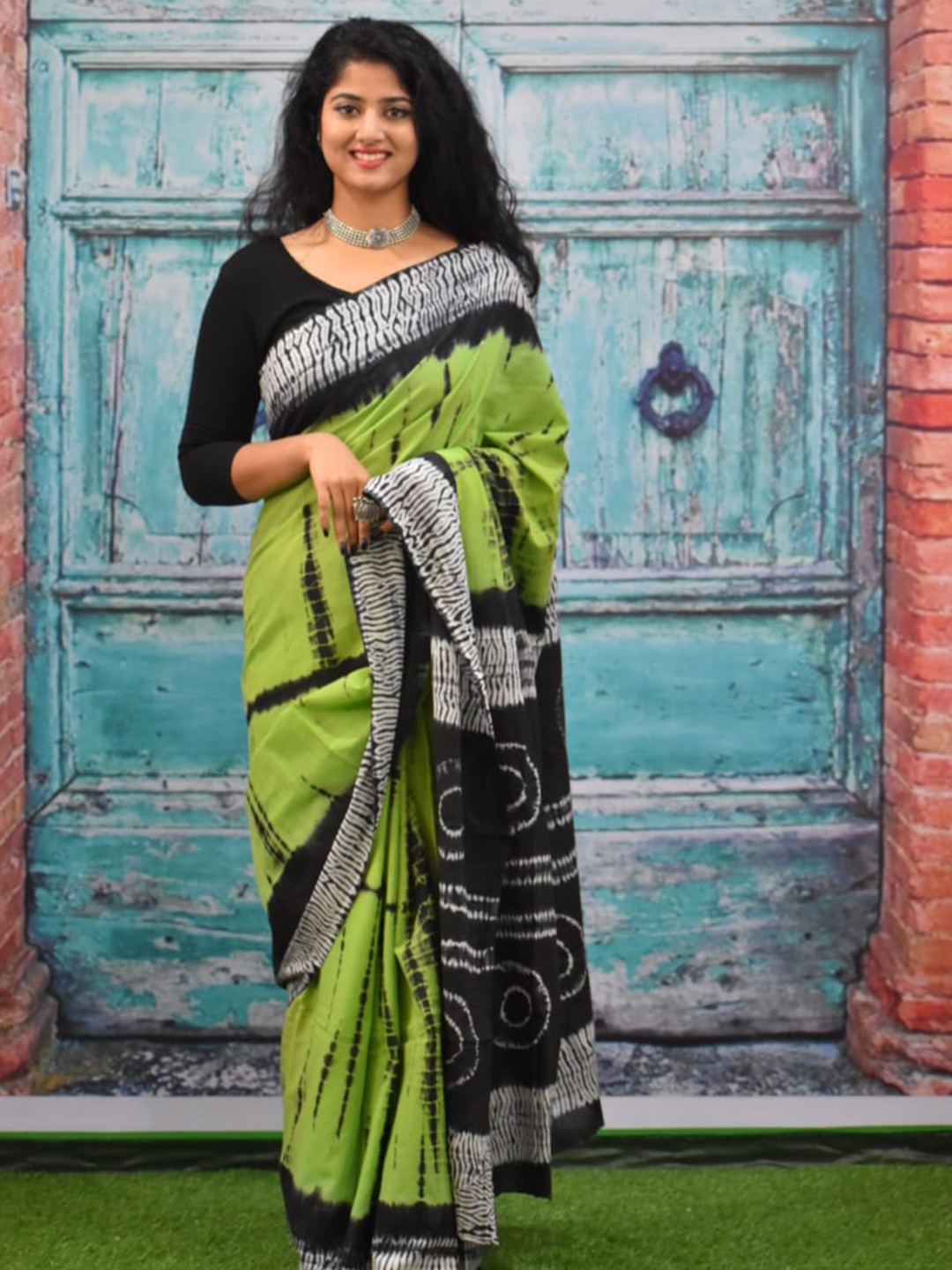 

Sanganeri Print Tie and Dye Pure Cotton Ikat Saree, Green