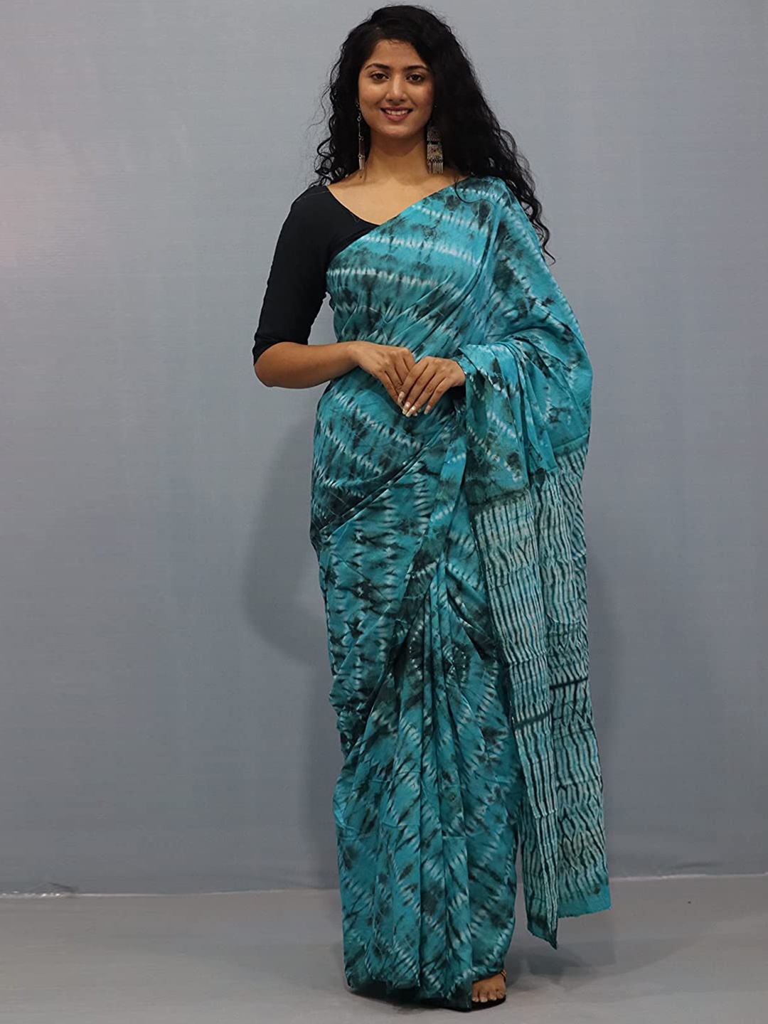 

Sanganeri Print Geometric Printed Pure Cotton Ikat Saree, Blue