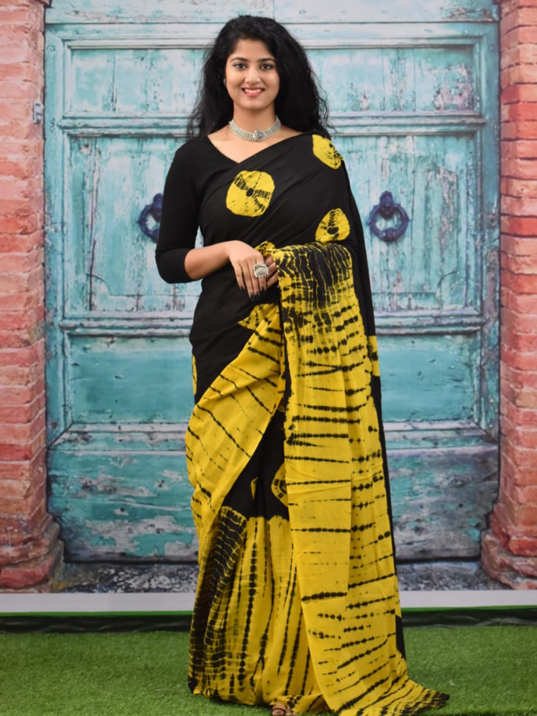 

Sanganeri Print Bandhani Printed Pure Cotton Ikat Saree, Yellow