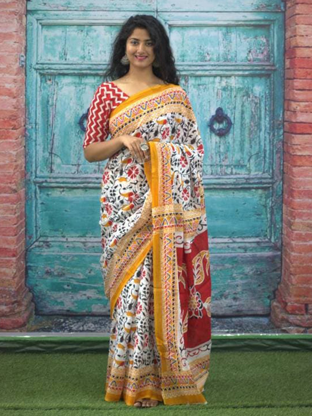 

Sanganeri Print Ethnic Motifs Printed Pure Cotton Bandhani Saree, White