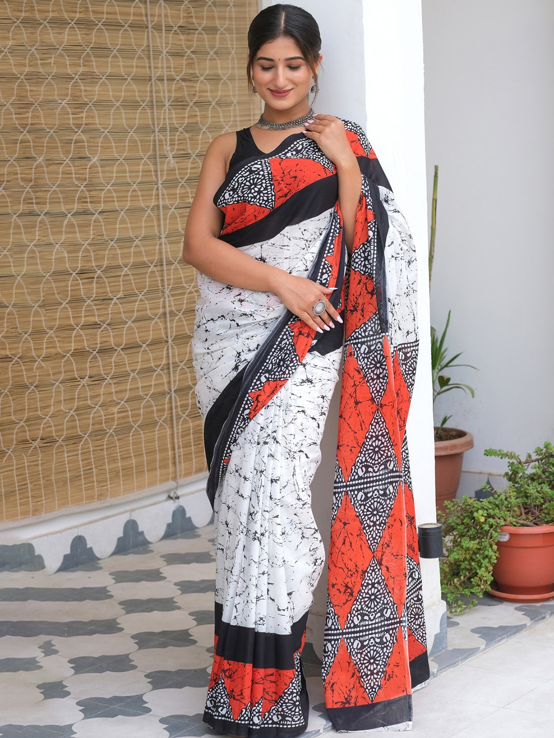 

Sanganeri Print Batik Pure Cotton Saree, White