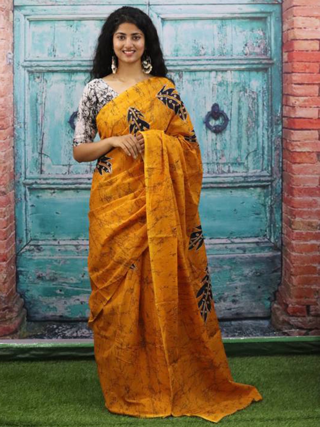 

Sanganeri Print Batik Mulmul Cotton Bagru Saree, Orange