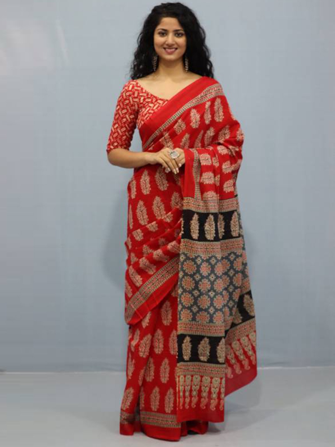 

Sanganeri Print Ethnic Motifs Mulmul Cotton Bagru Saree, Red