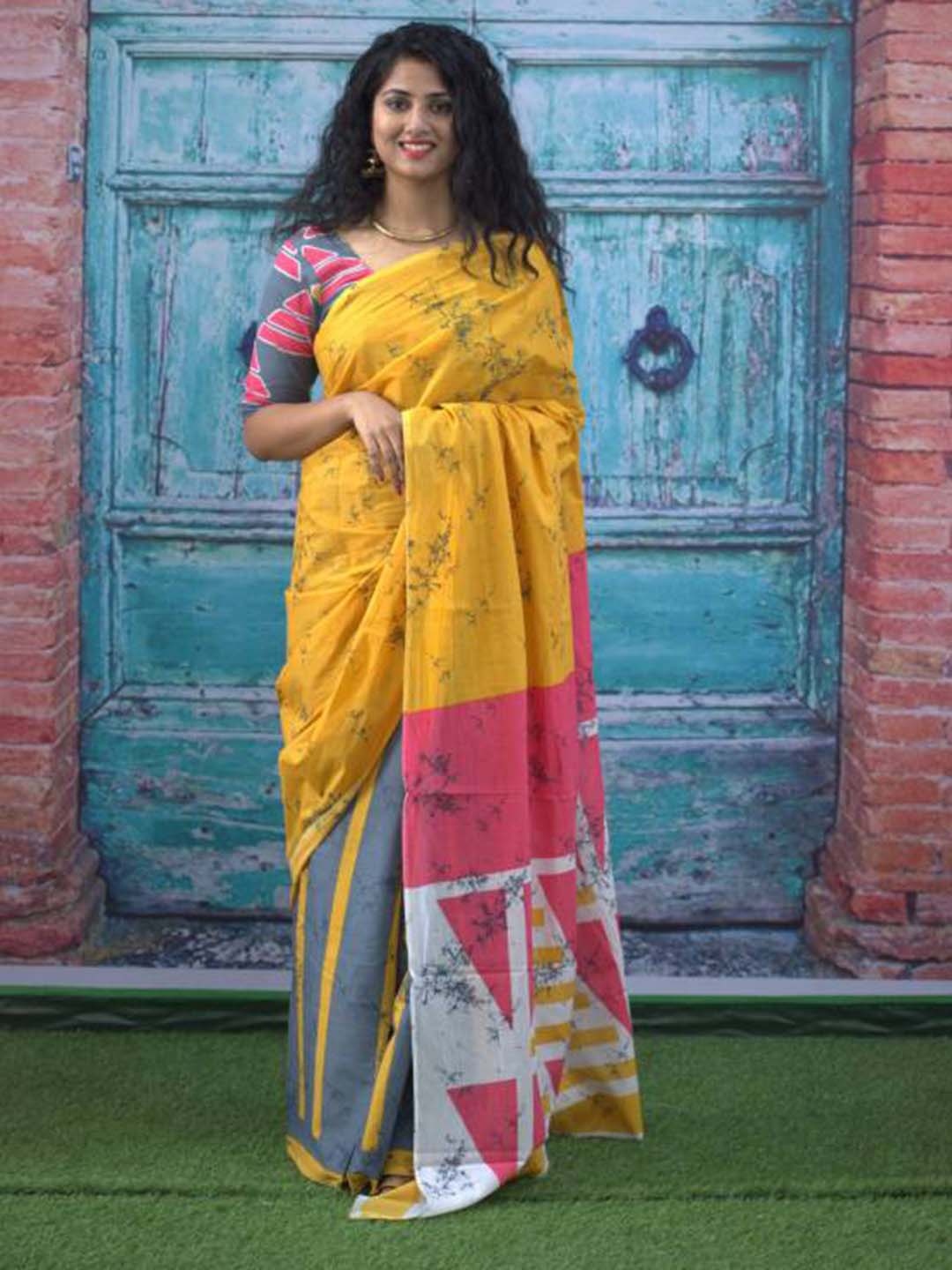 

Sanganeri Print Batik Mulmul Cotton Saree, Yellow