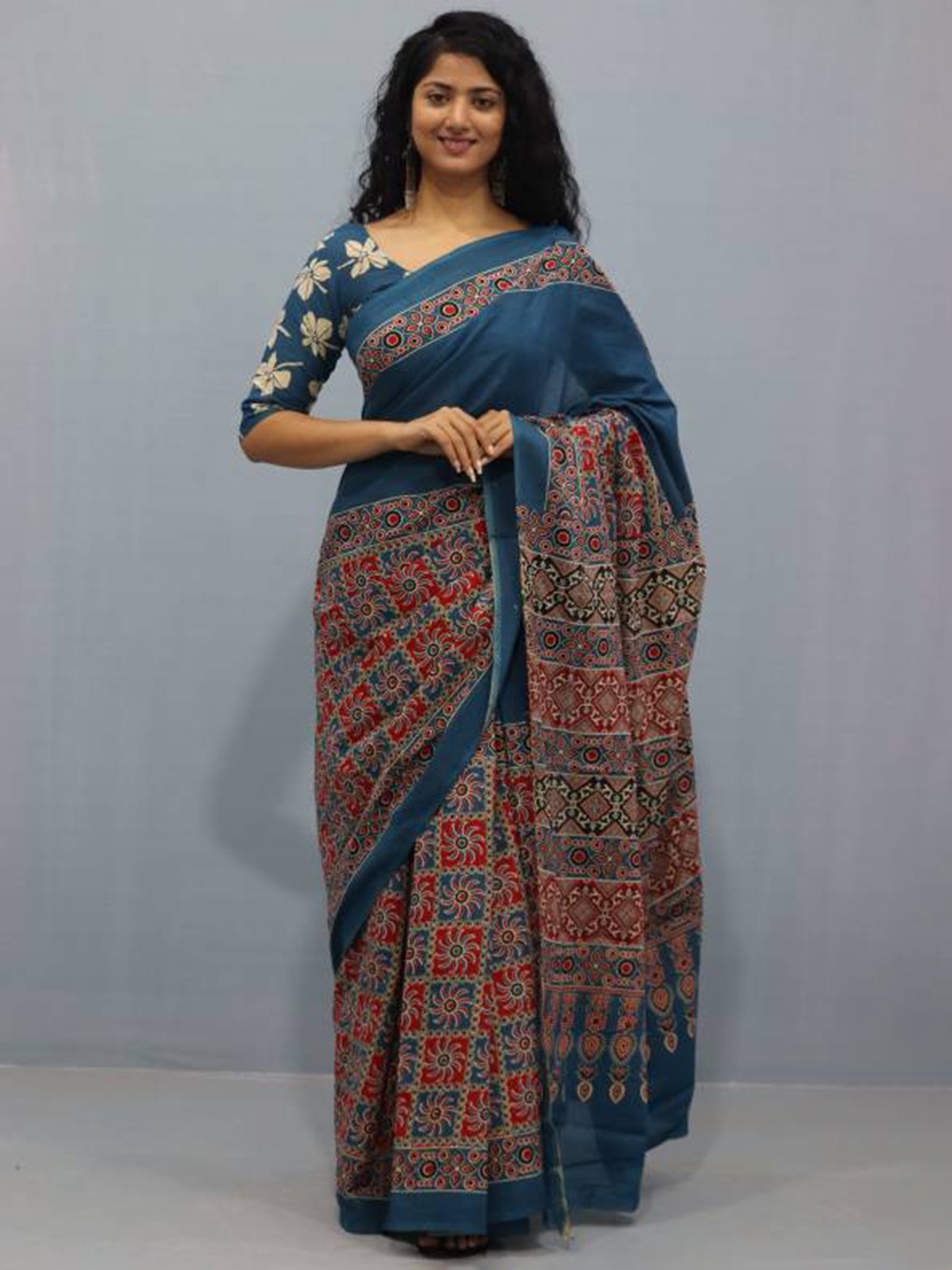 

Sanganeri Print Ethnic Motifs Mulmul Cotton Bandhani Saree, Blue