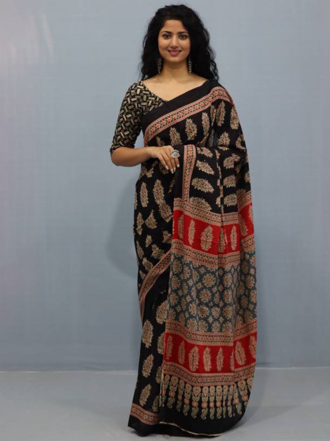 

Sanganeri Print Ethnic Motifs Printed Pure Cotton Bagru Saree, Black
