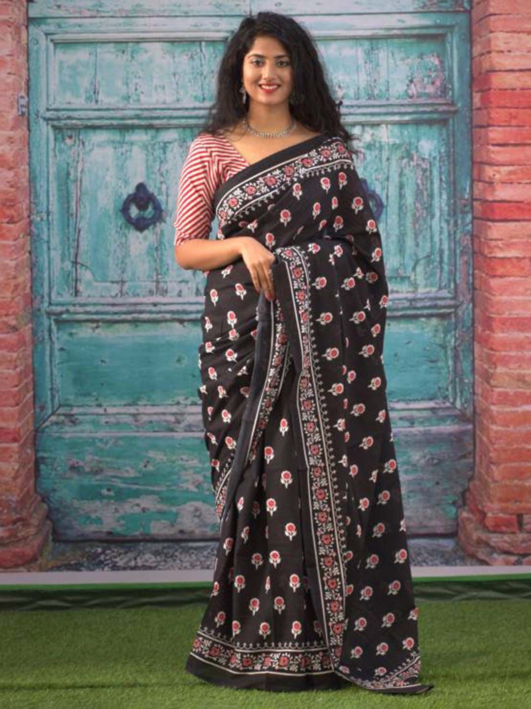

Sanganeri Print Floral Printed Pure Cotton Bagru Saree, Black