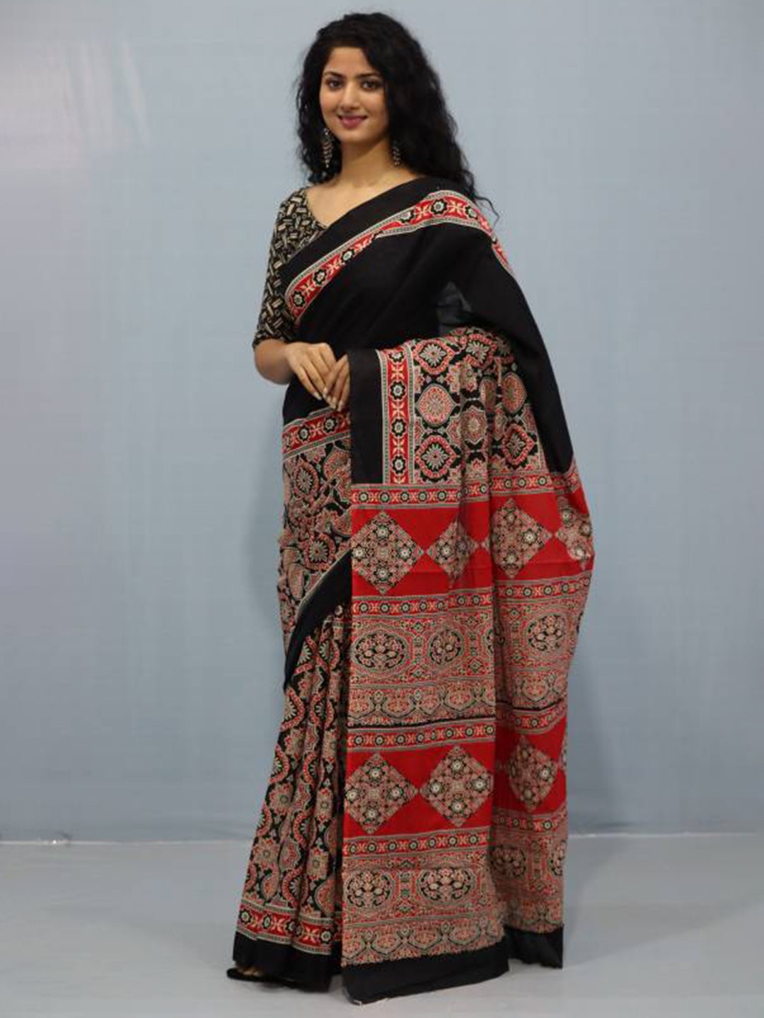 

Sanganeri Print Ethnic Motifs Mulmul Cotton Bagru Saree, Black