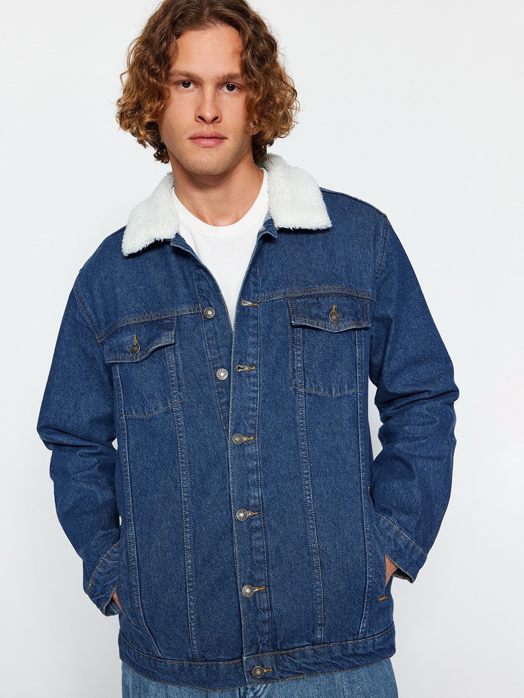 

Trendyol Washed Spread Collar Long Sleeves CottonDenim Jacket, Blue