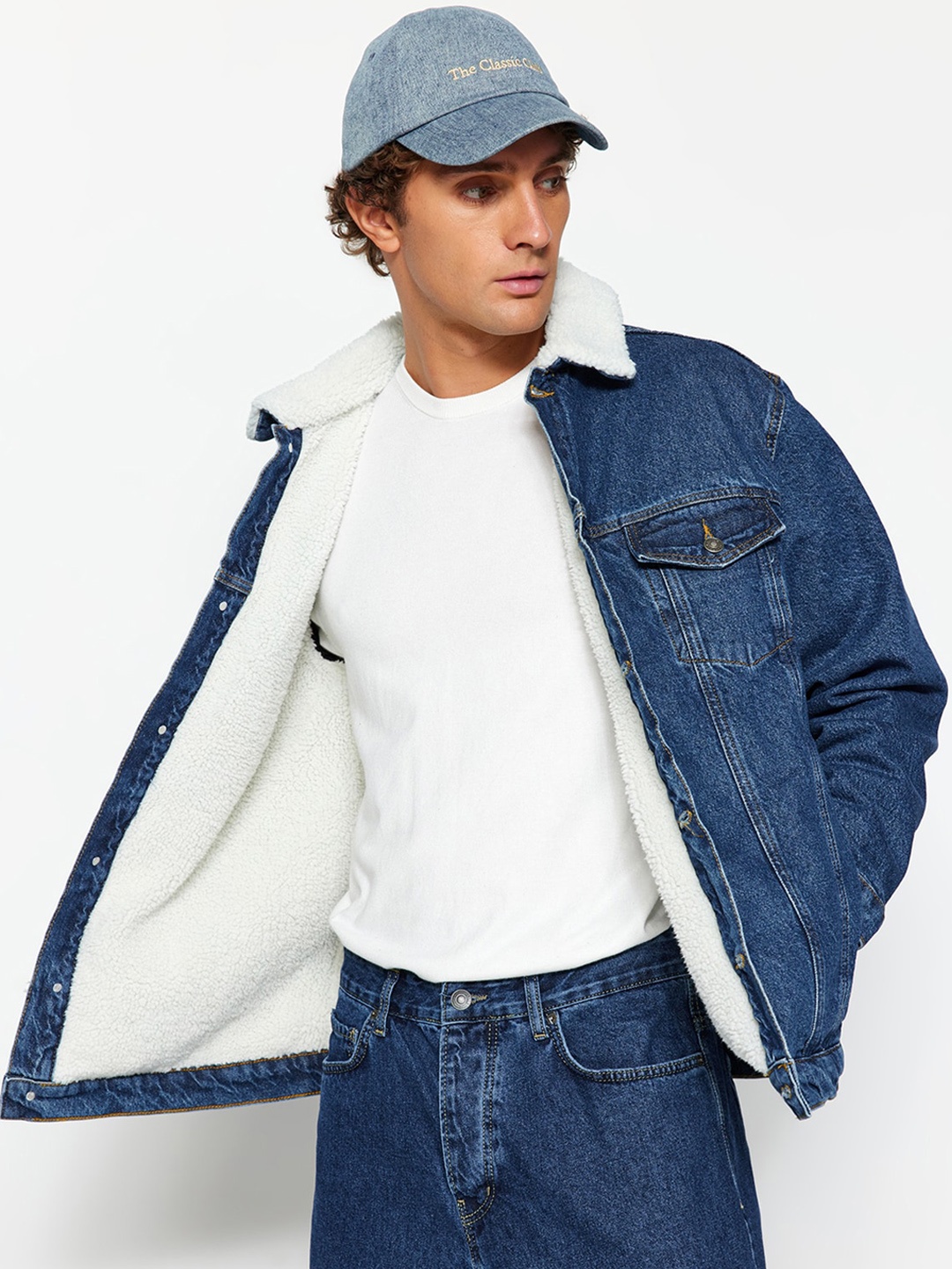 

Trendyol Washed Pure Cotton Spread Collar Denim Jacket, Na