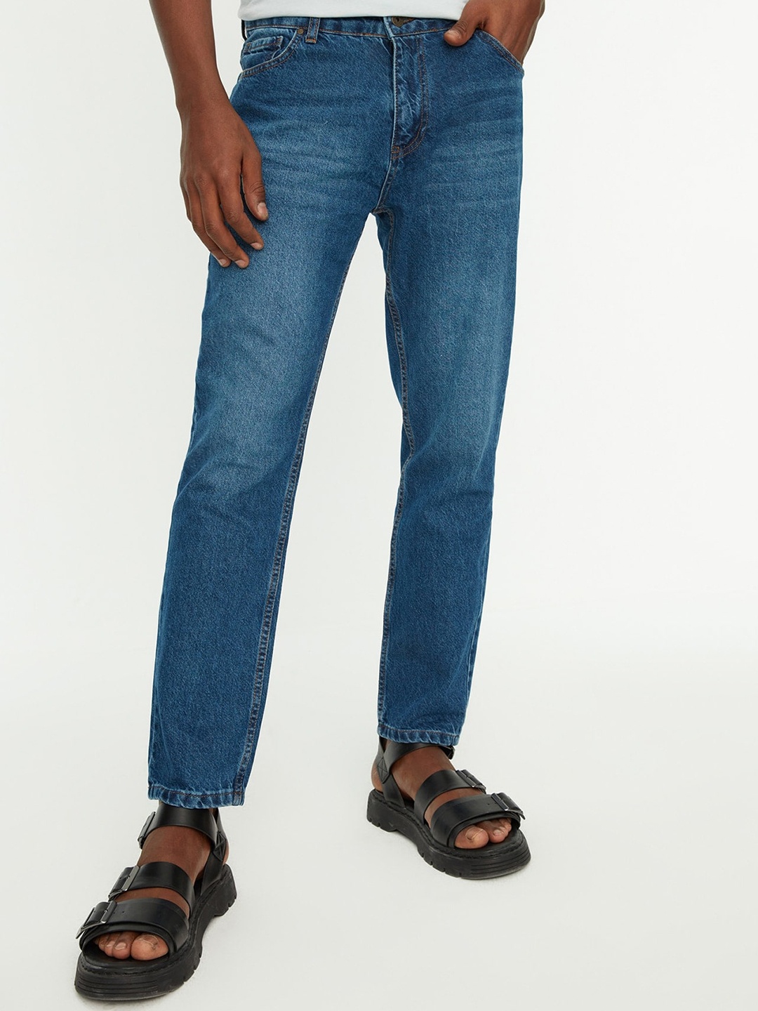 

Trendyol Men Mid-Rise Light Fade Clean Look Pure Cotton Jeans, Blue