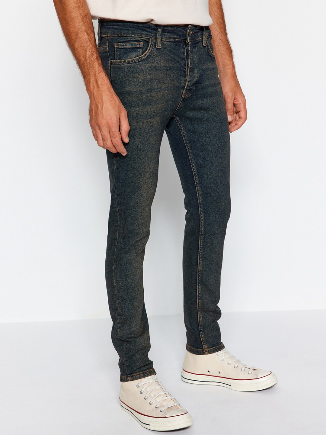 

Trendyol Men Clean Look Light Fade Stretchable Jeans, Blue