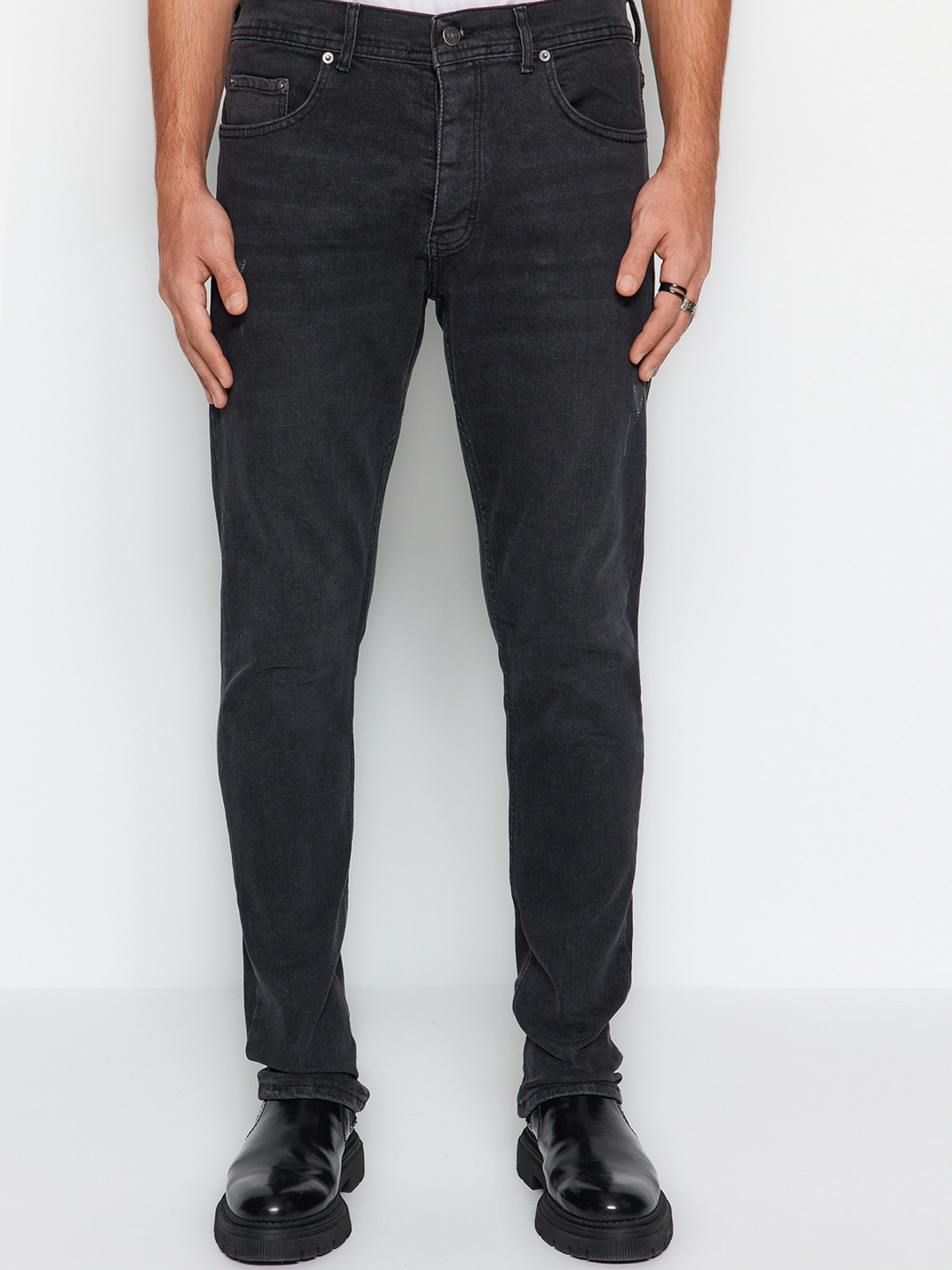 

Trendyol Men Mid-Rise Clean Look Stretchable Jeans, Black