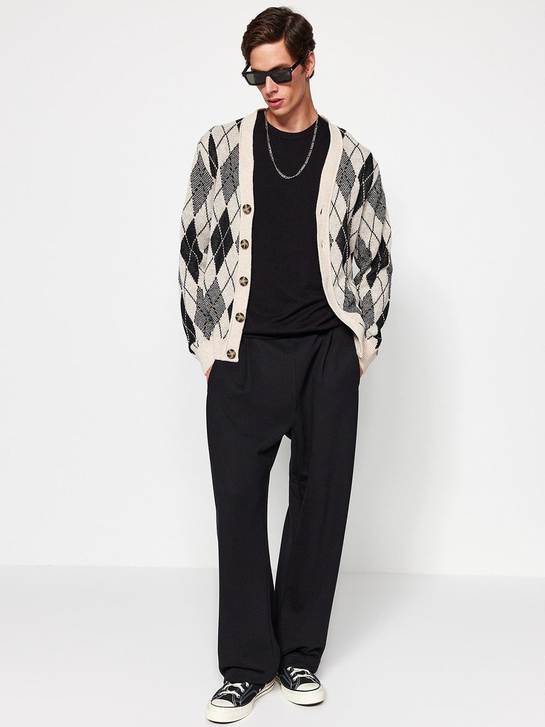

Trendyol V-Neck Acrylic Checked Cardigan, White