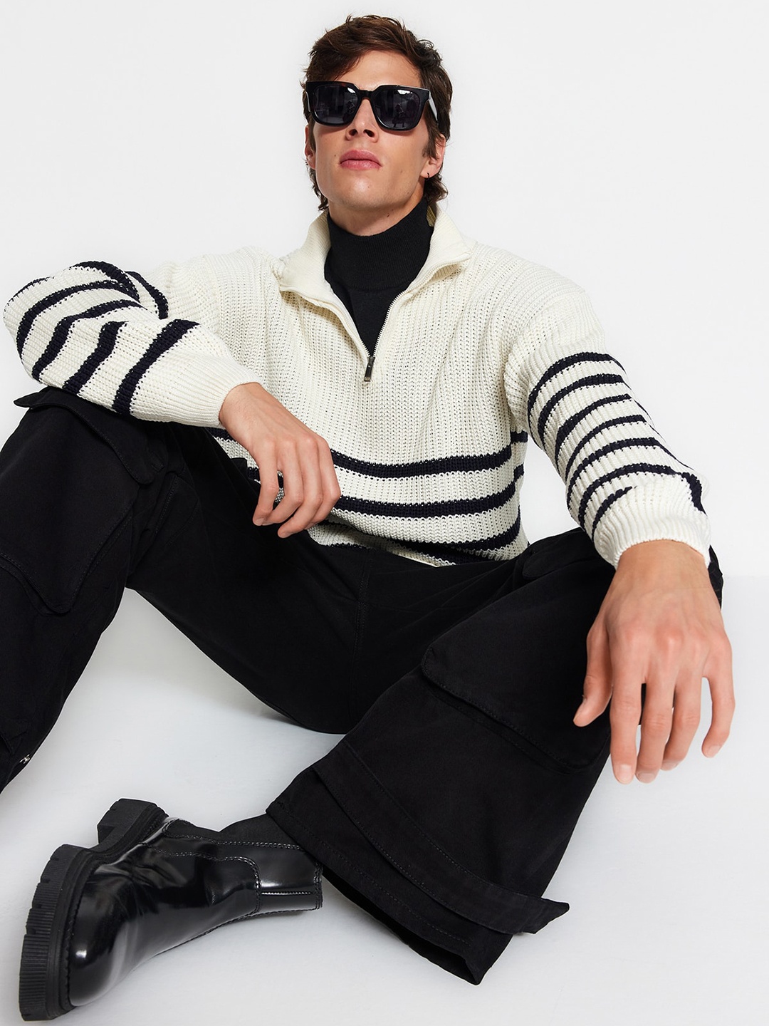 

Trendyol Horizontal Striped Acrylic Pullover, White