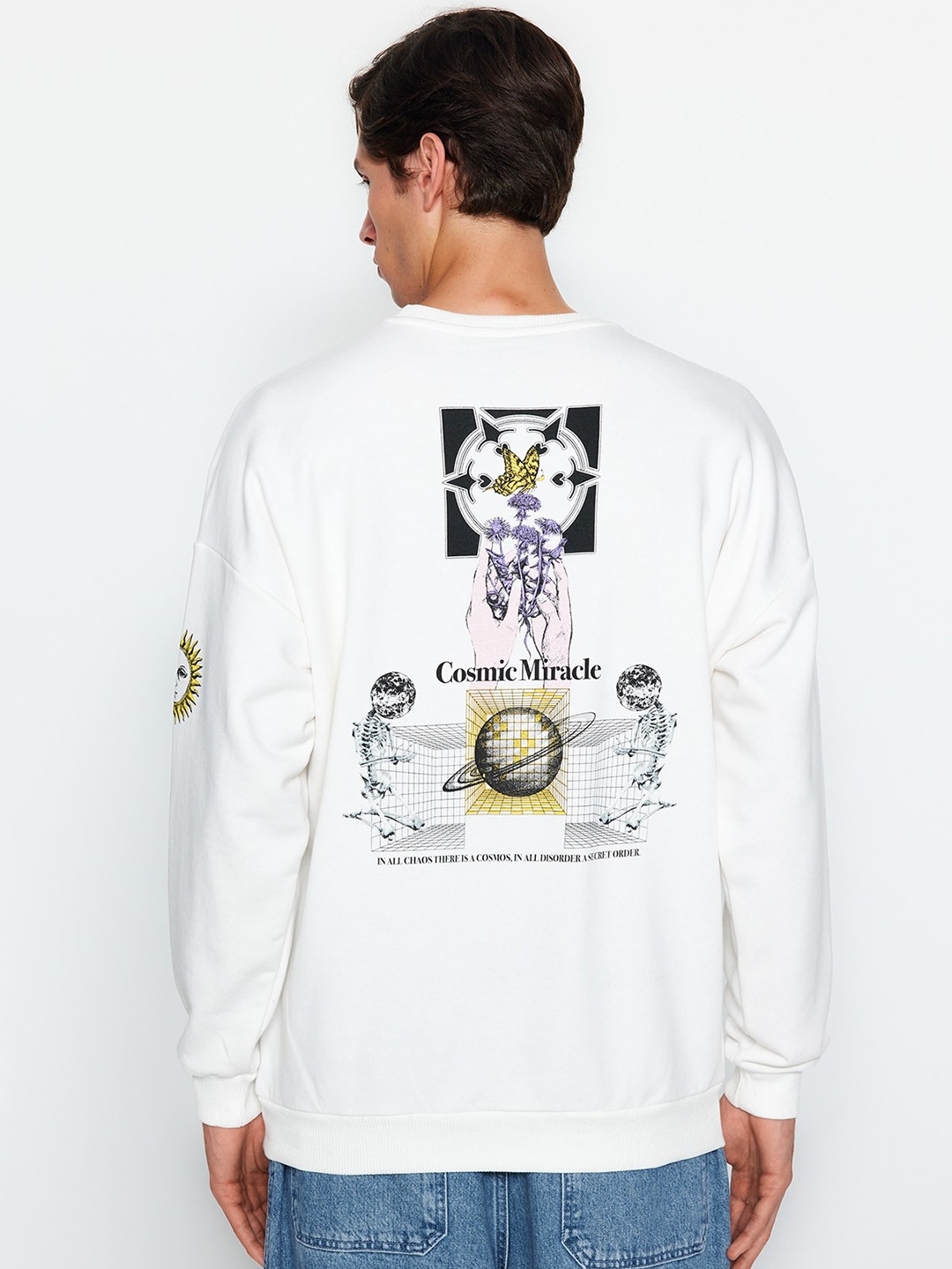 

Trendyol Graphic Printed Round Neck Pullover Sweatshirt, White