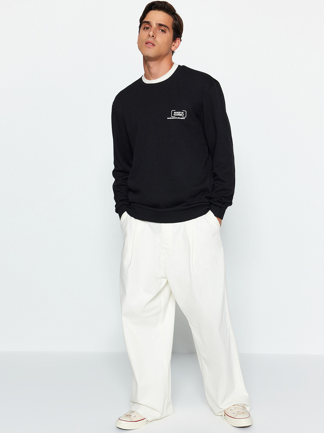 

Trendyol Round Neck Pullover Sweatshirt, Black