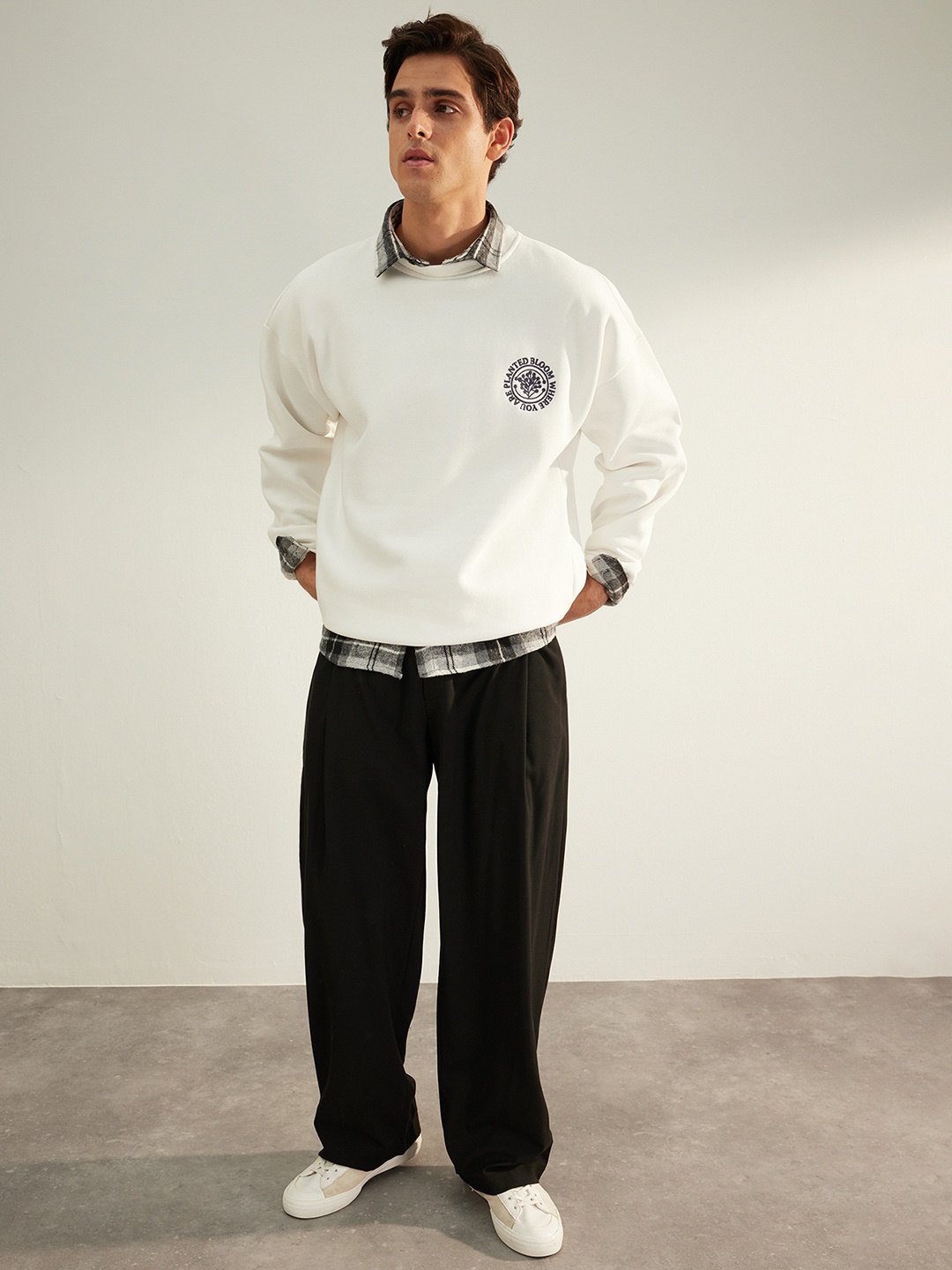 

Trendyol Typography Printed Round Neck Pullover Sweatshirt, White