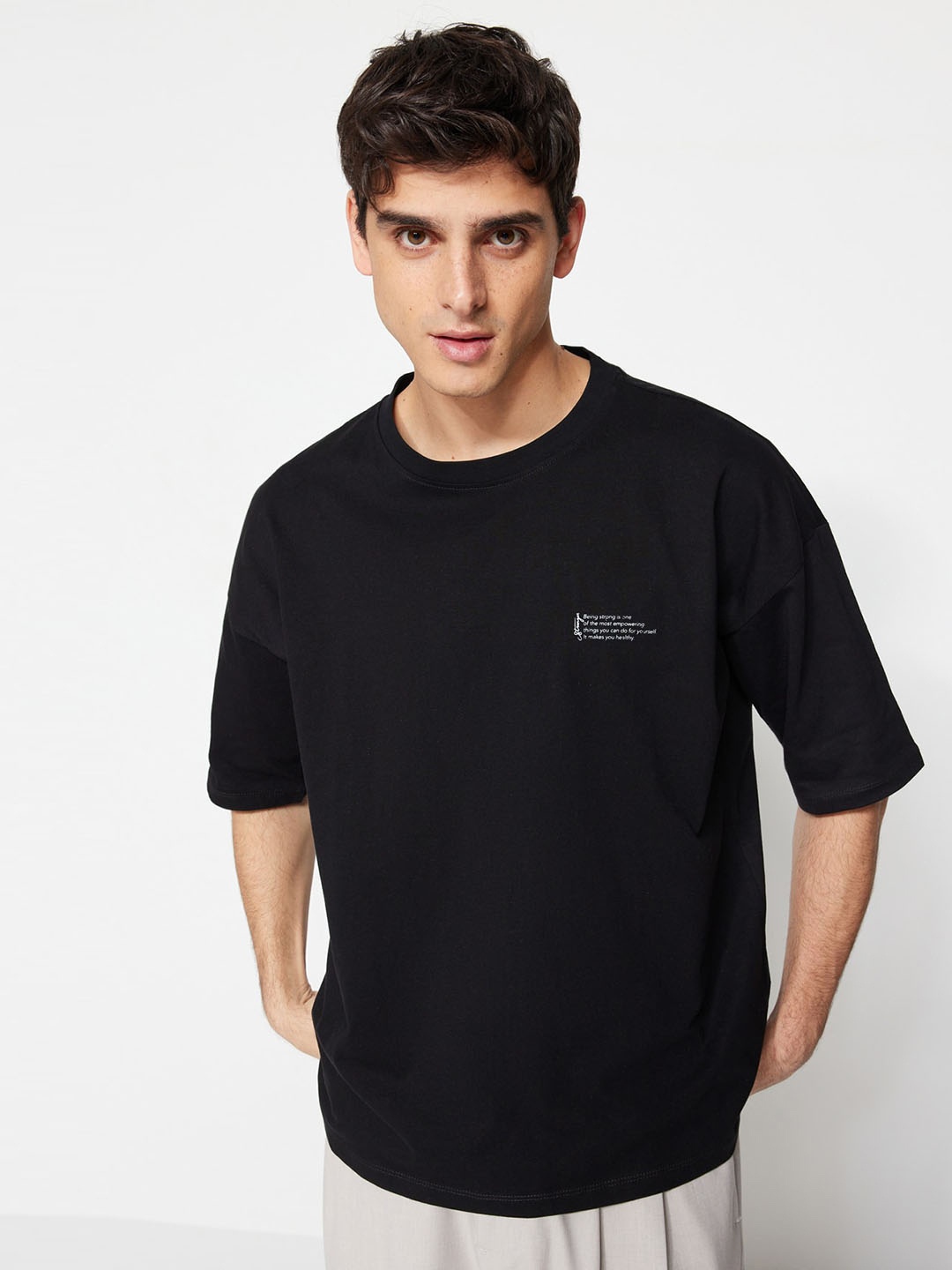 

Trendyol Short Sleeves Round Neck Cotton T-shirt, Black