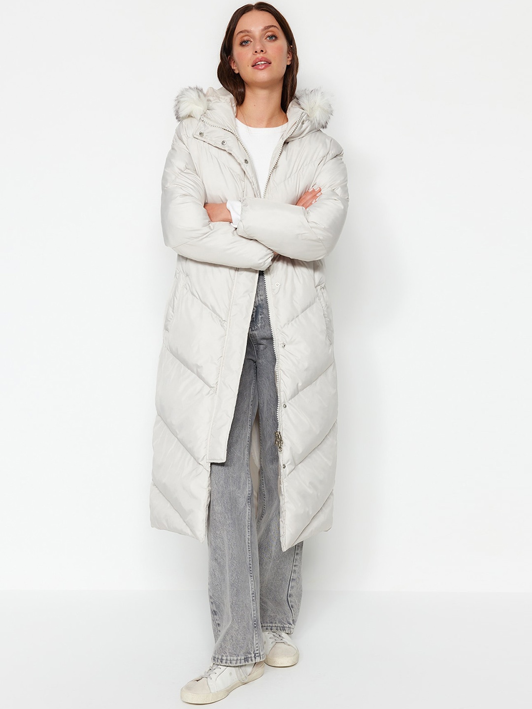 

Trendyol Hooded Neck Long Sleeves Longline Puffer Jacket, White