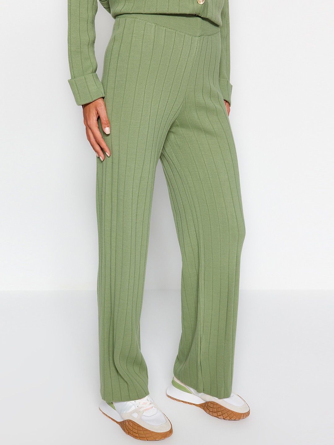 

Trendyol Self Design Sweater With Trousers, Green