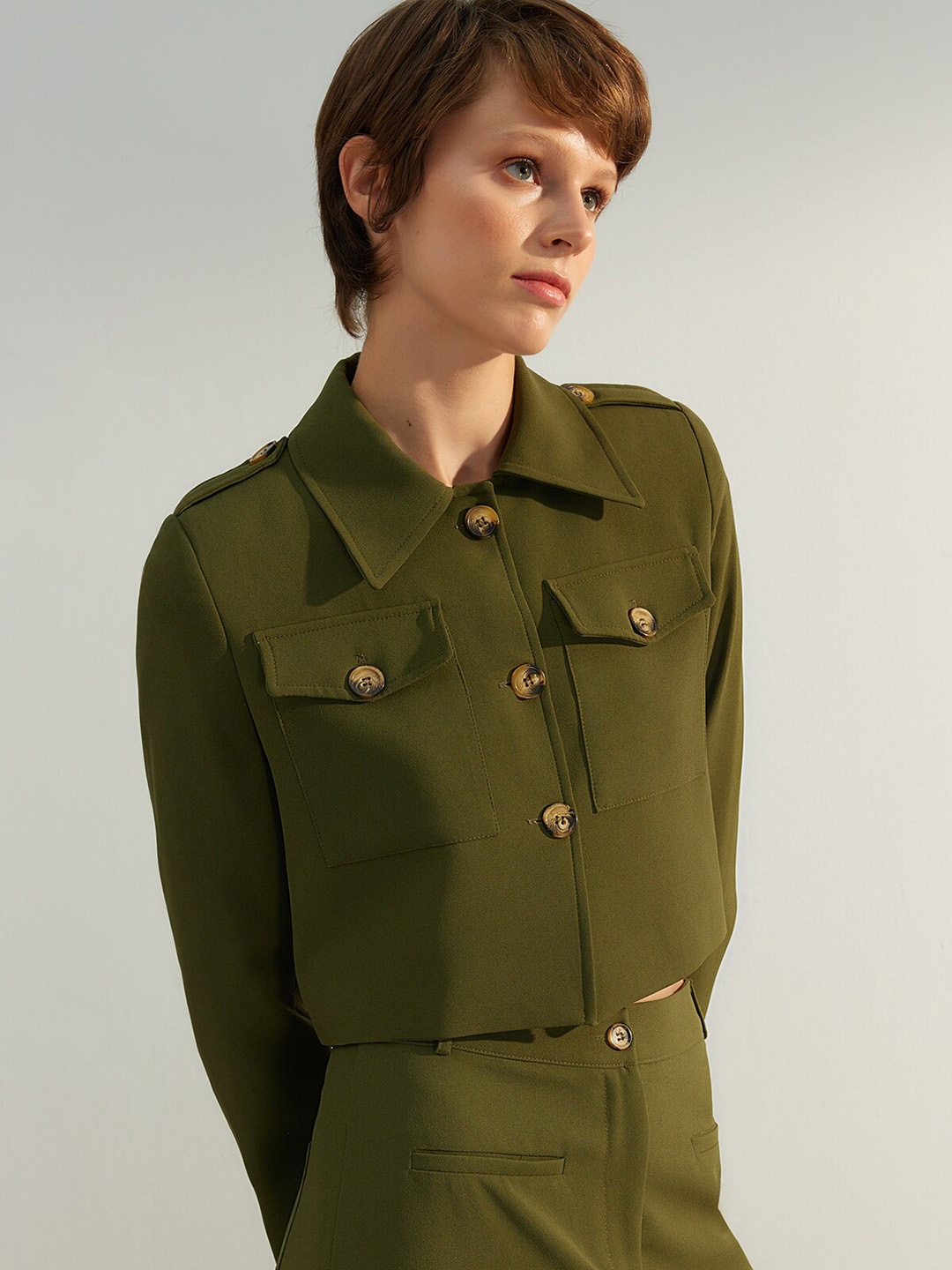 

Trendyol Spread Collar Crop Tailored Jacket, Olive