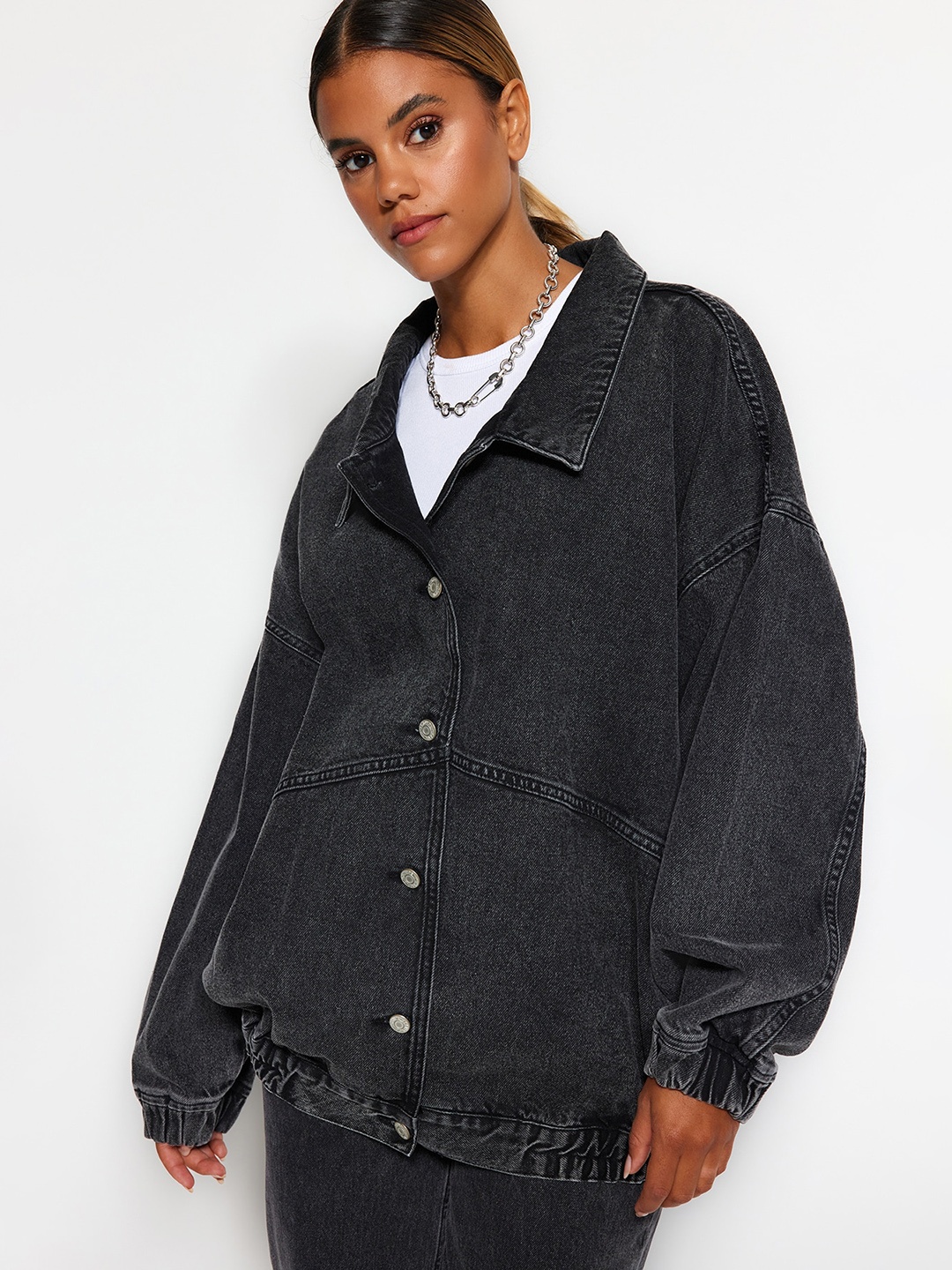 

Trendyol Spread Collar Pure Cotton Denim Jacket, Black